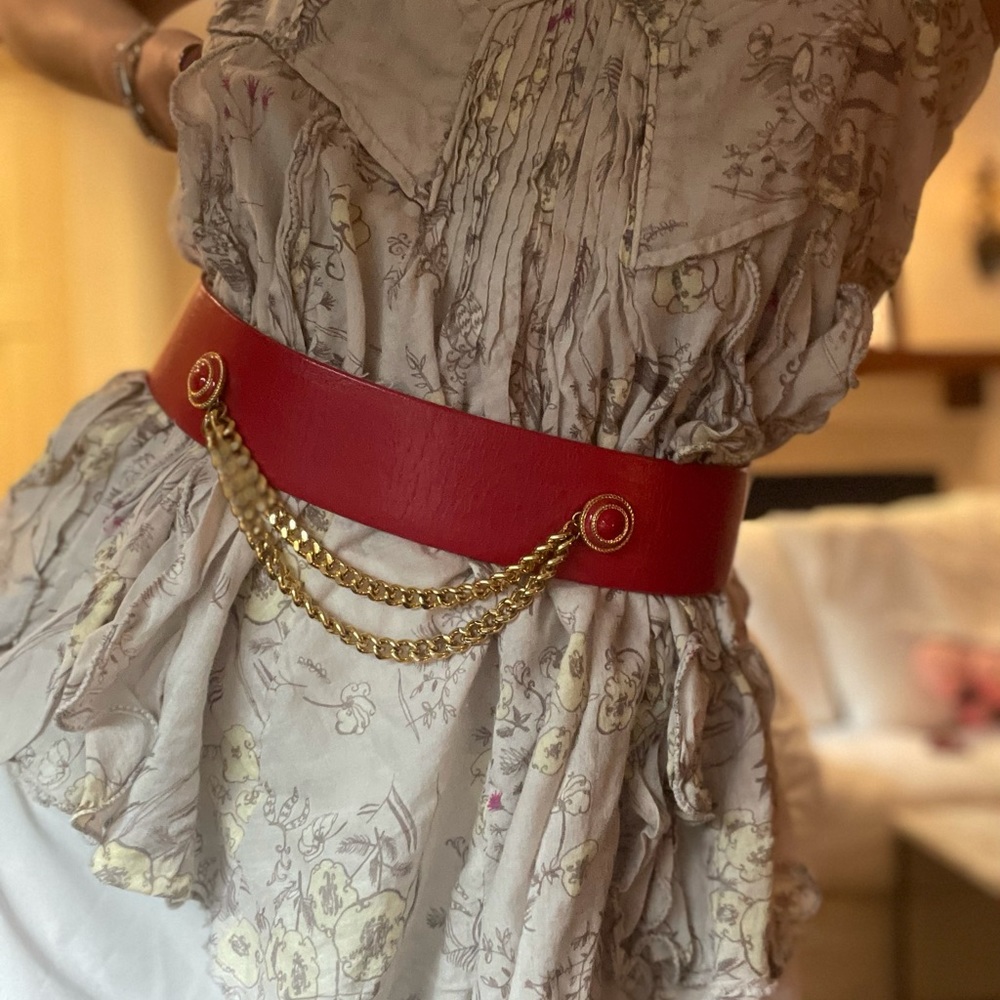 Vintage St. John Red Leather Chain Belt ✨